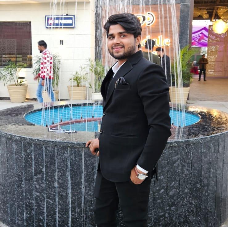 Amit Fasana jise chaye h jamana