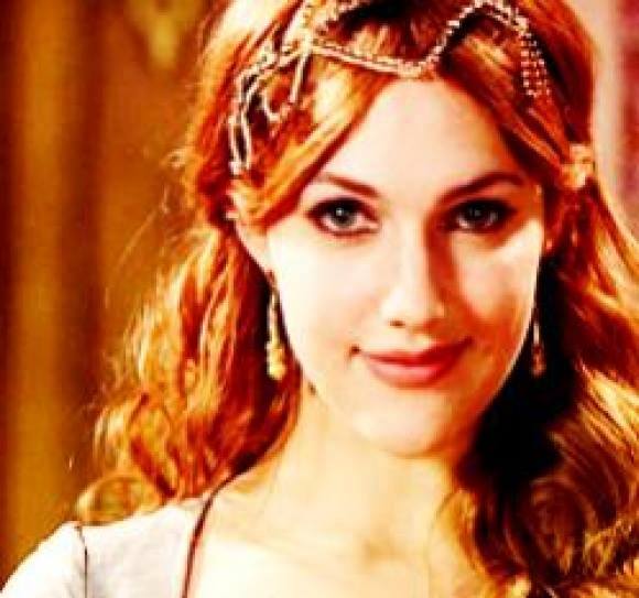fans-de-meryem-uzerli-soltana-houyam