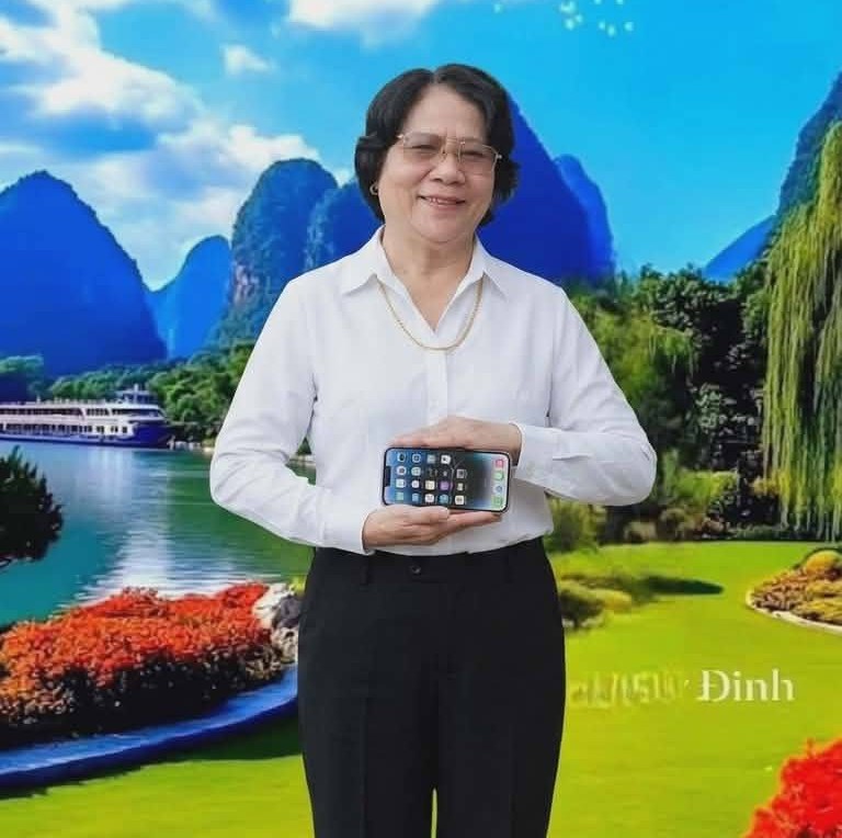 Với Yeah1 Stars – Tôi vừa nhận được huy hiệu Fan cứng của họ đấy! 🎉 ...