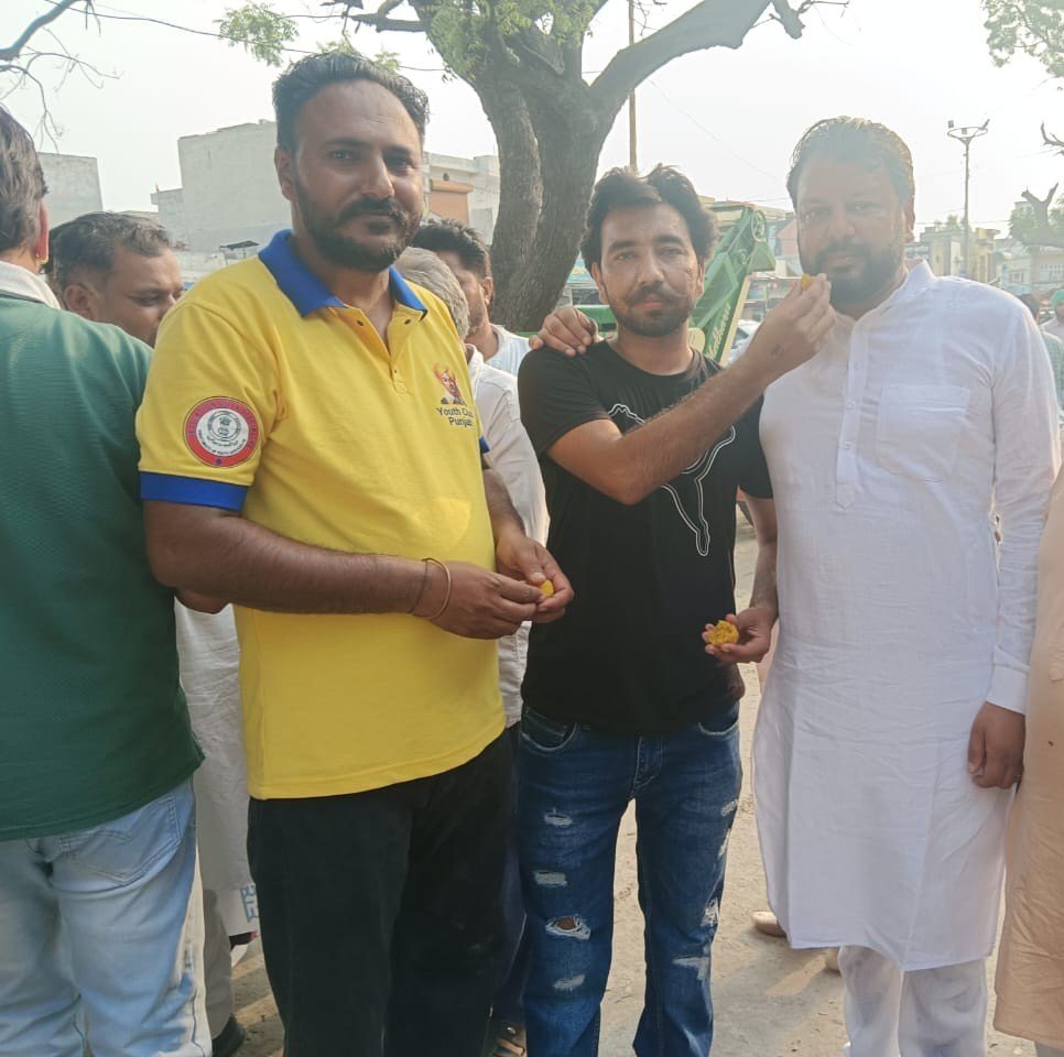 Barinder - Gourav Goyal celebrating holi With Mohit Goel , Vicky lehra ...