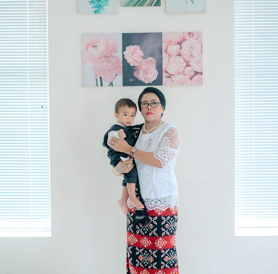 Banyak kenangannya yang tak terlupakan. Semua tinggal cerita yang tak ...