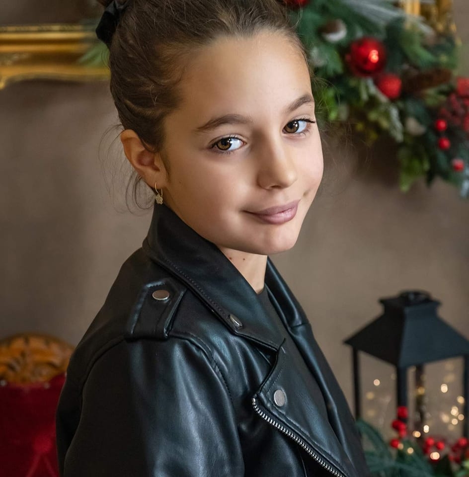 Young Model Alice