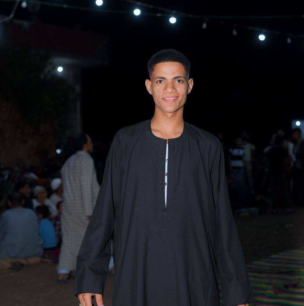 Ahmed - حصلي اي ي ساره مش فاهم!؟ | Facebook