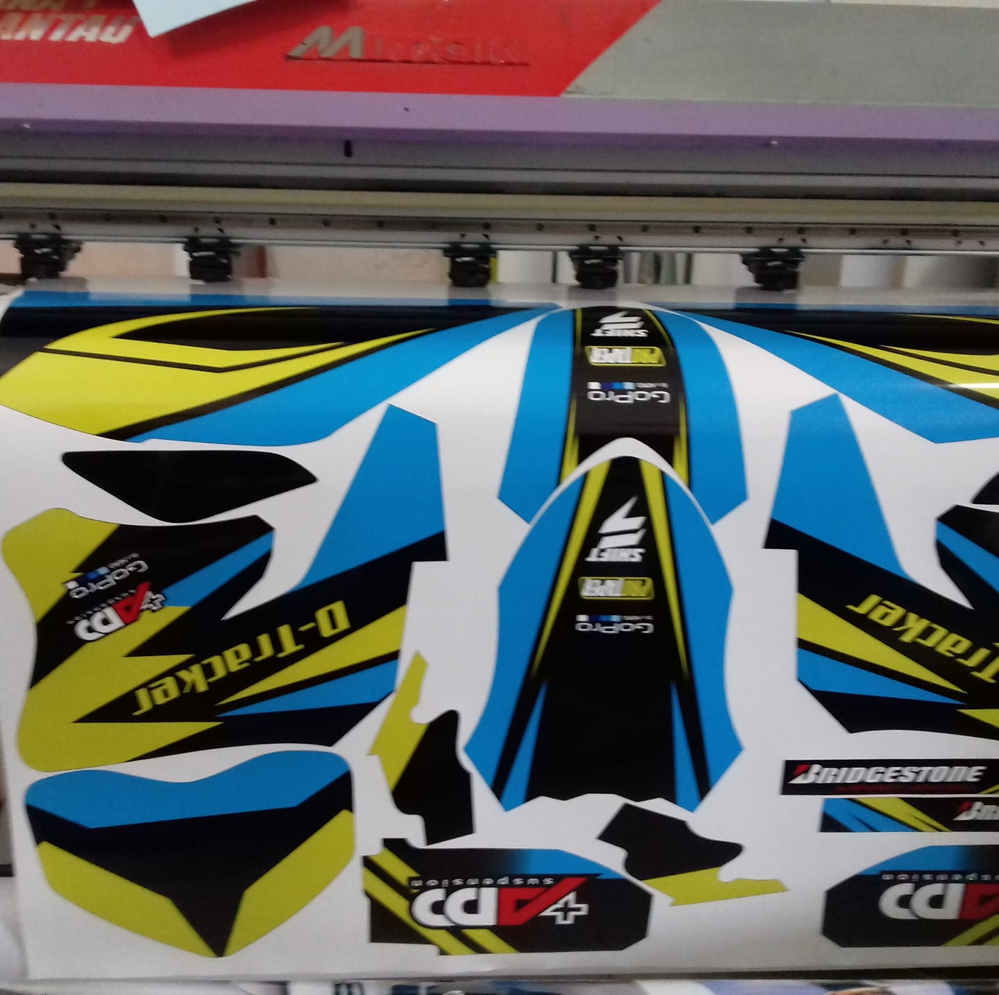 Sticker motor