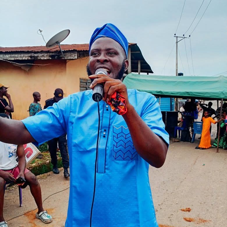 Hon Temitayo Americana