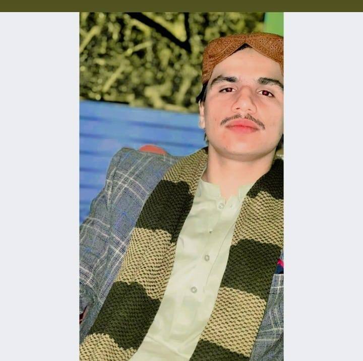 پڊعيدن جلالجي لنڪ روڊ مس مس ٺھيو آھي هاڻي ئي هنن بي رحم ٽريڪٽر وارن ...