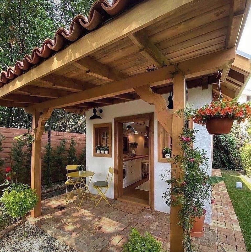 Tiny house & Small garden | Peris