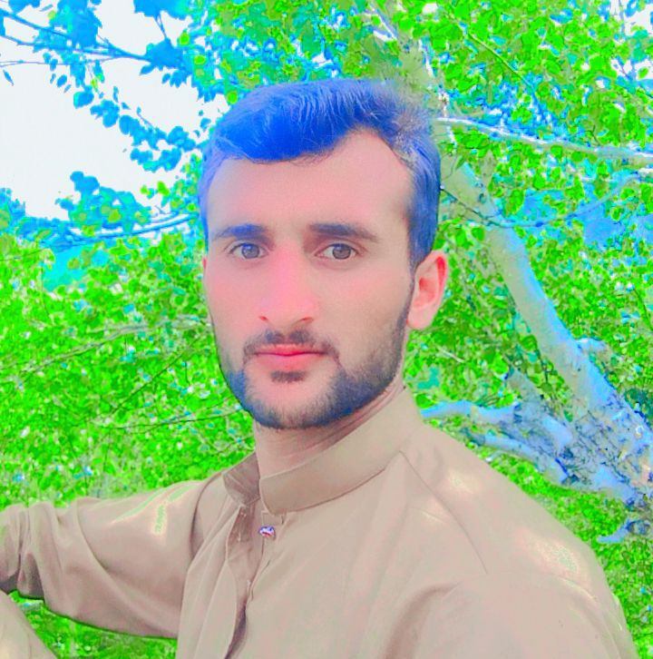 میاں بیوی کا رشتہ عجیب سا خوبصورت ہوتا ہے، ️ ایک دوسرے کی خاموشی بھی ...