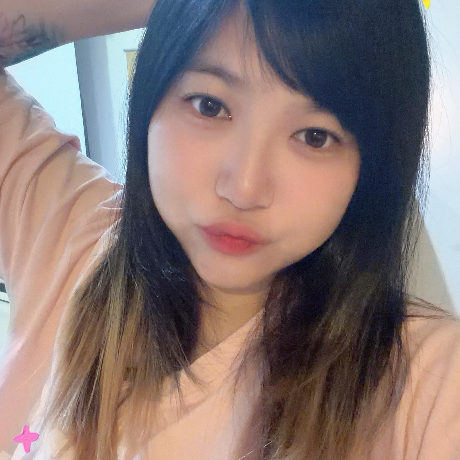 李依展
