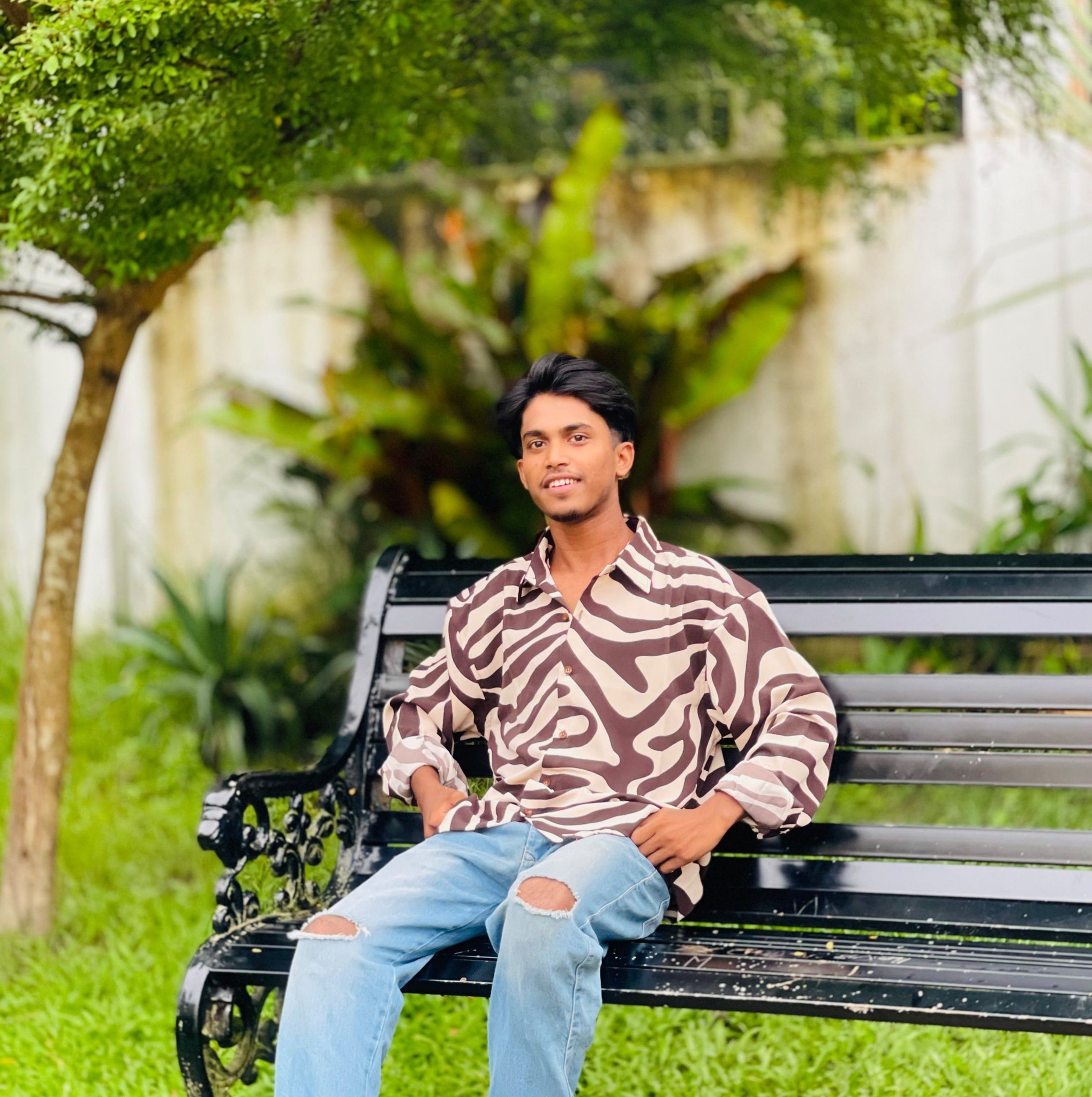 কি লিখবো আর ,কি দেখবেন.. দুই লাইন ক্যাপশনে কি আমাদের কে চিনবেন..🐸😆 # ...