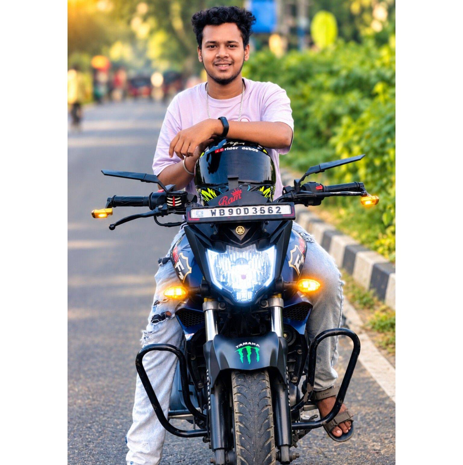 🥲🤣 Ďęb Ğhøšh #trendingreels #viralreels | Deb Ghosh