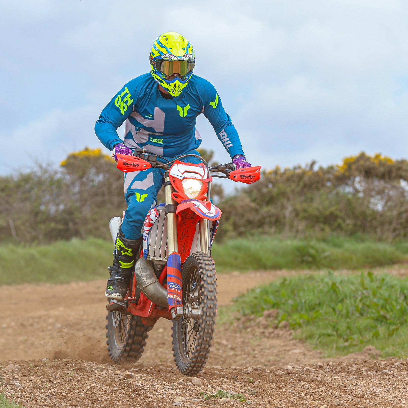 Beta Motorcycles. | Anyone have pictures of the FMF Powercore 2.1 ...