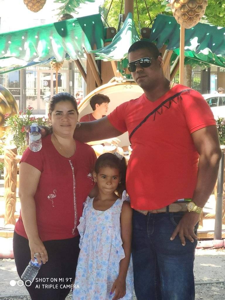 🇨🇺‼️ | Estos son los rostros de los chivatones que rodearon la casa de ...