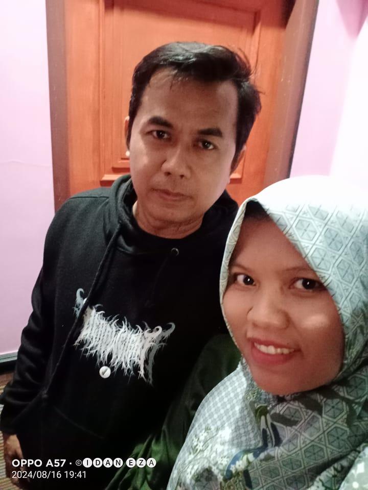 Bar olahraga enake maem sroto babate Bu Rilin sing nang desa Brobot ...