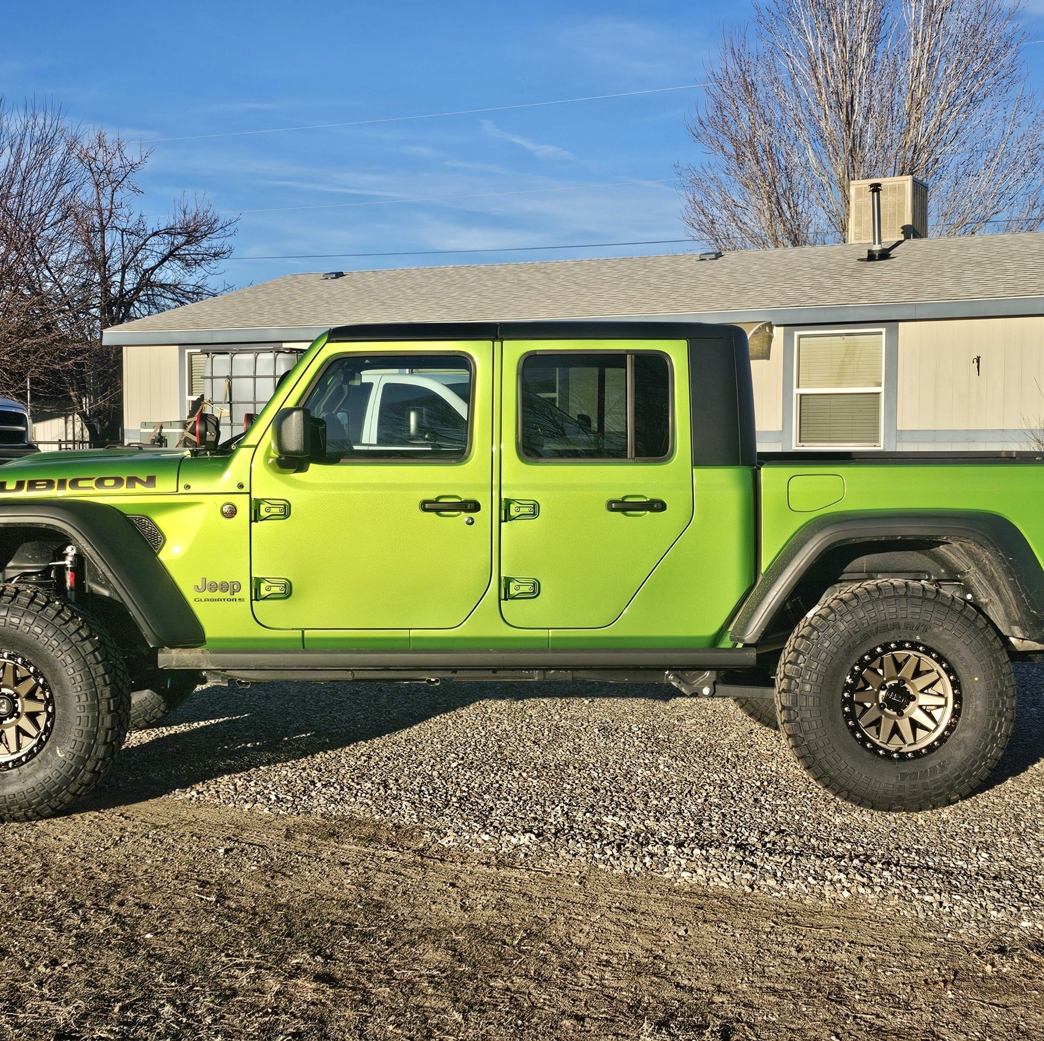 Jeep Gladiator | Anyone build a platform like this for their dog | Facebook