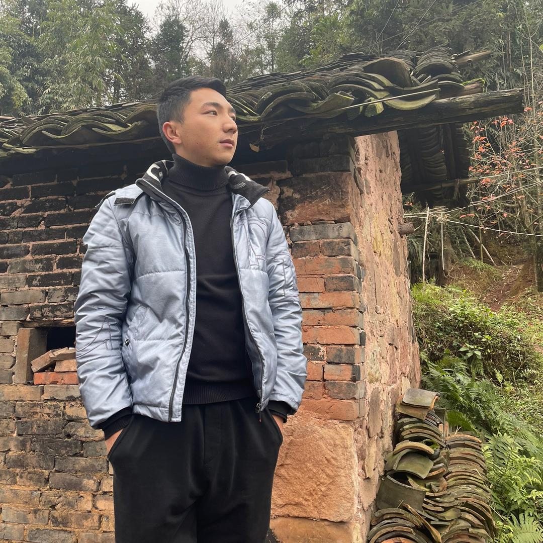村头的晓华华