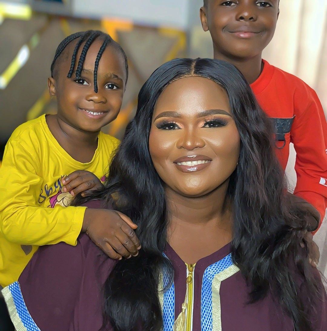 see birthday girl ooooo she can dance like her mother 🤣😍🤣😍🤣😍😍 dey play ...