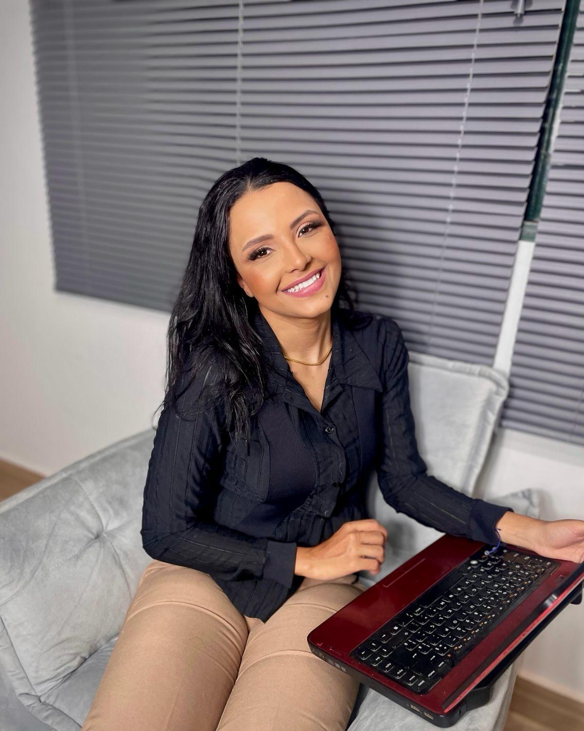 Paula R.
