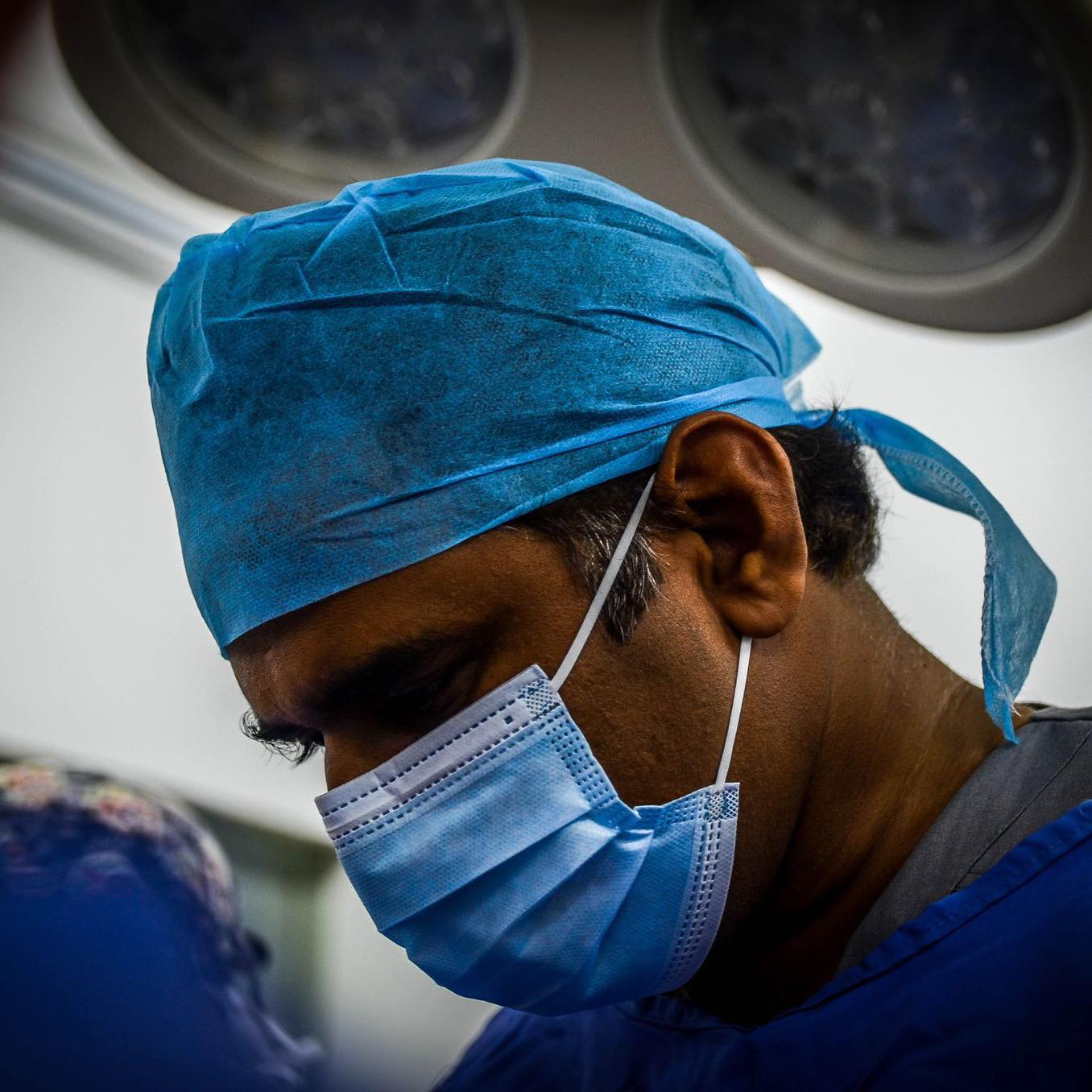 DR ALI ADIL - PLASTIC SURGEON