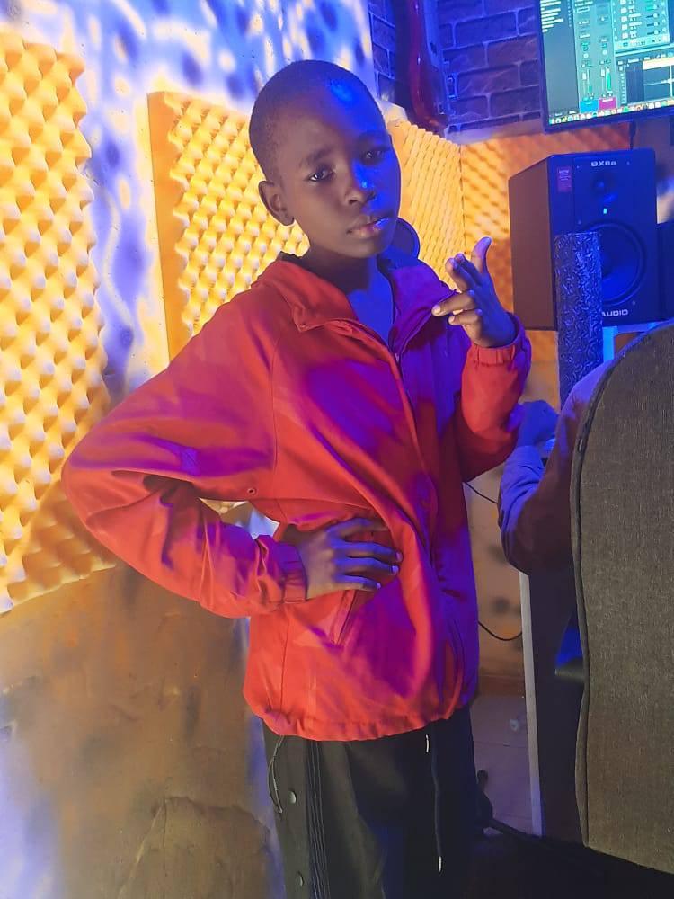 Awik Rapper Official