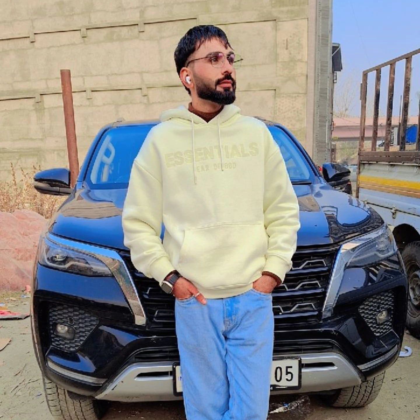 Khursheed akbar