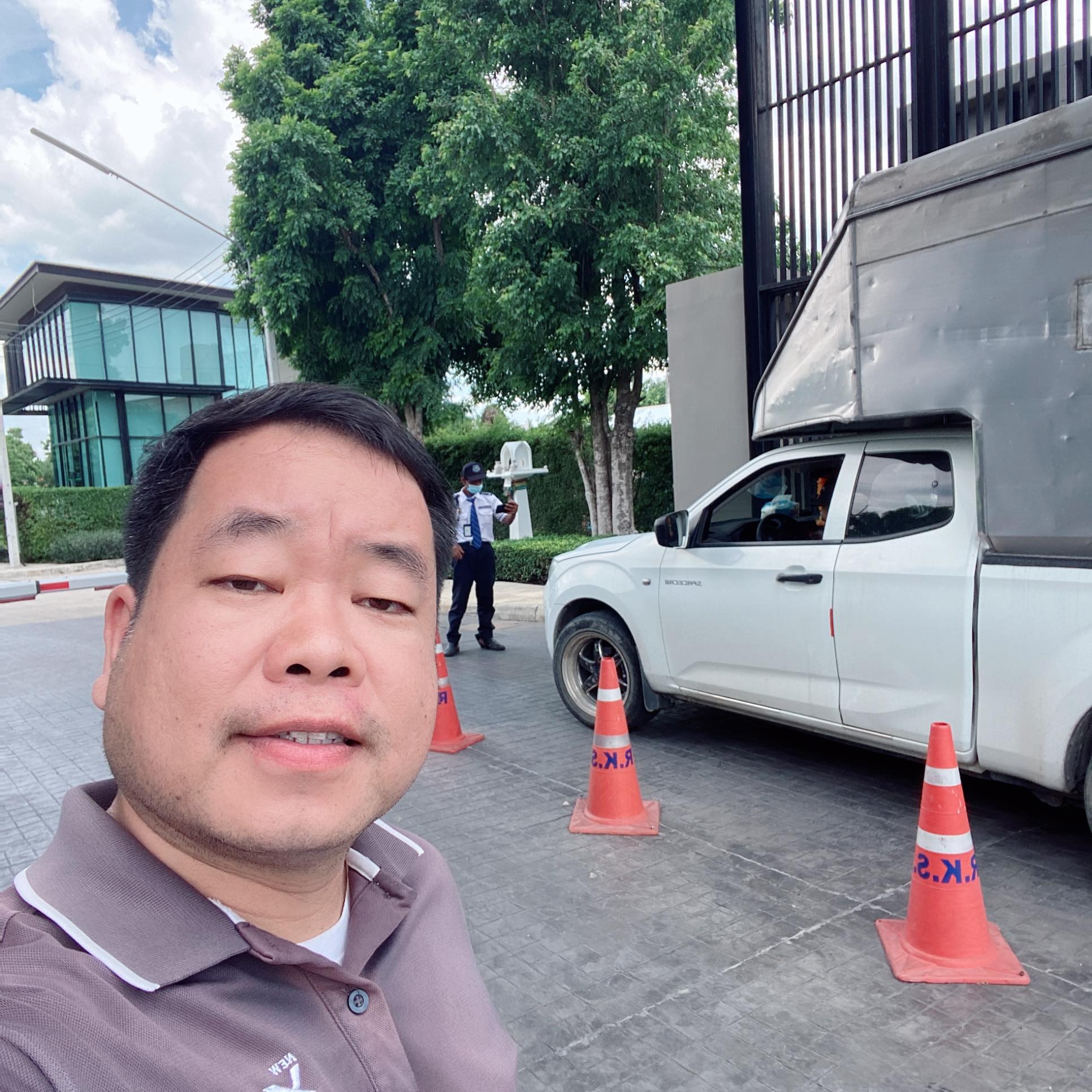 เซลล์เก่ง รถป้ายแดง
