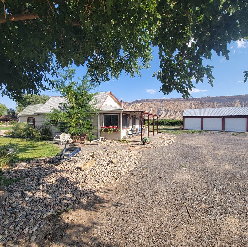 Quaint Farmhouse on Palisade Peach Orchard-Vacation Rental | Palisade CO