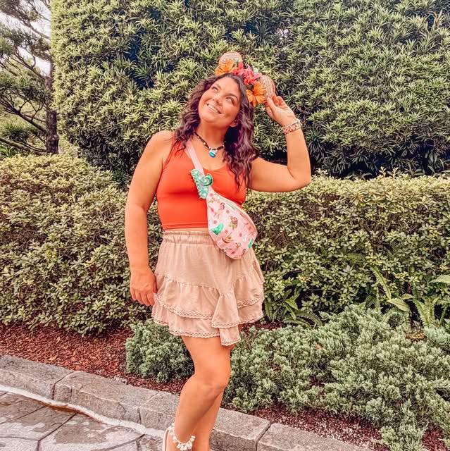 Ashley White, Travel Agent