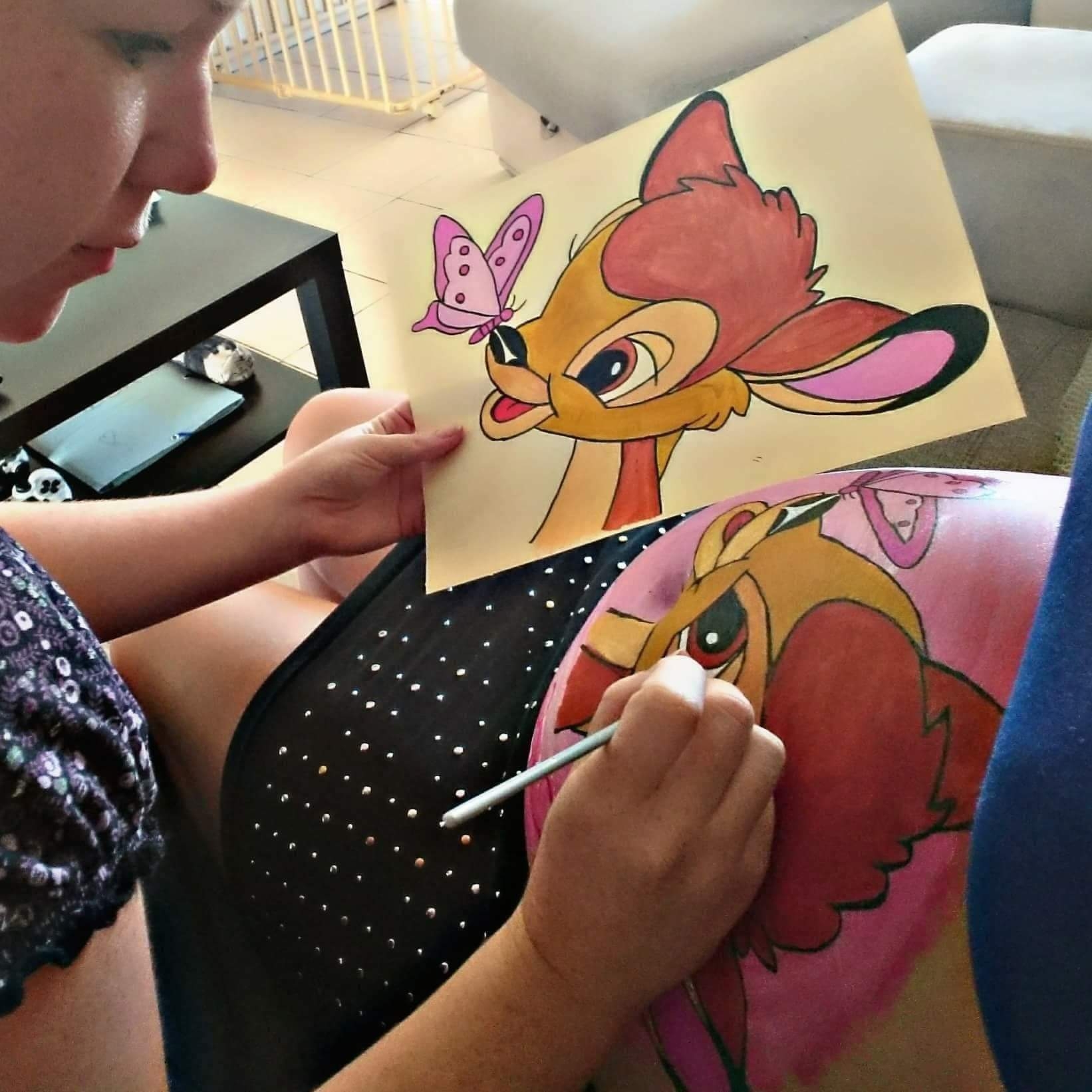 Lfée - Un jolie belly Painting pendant une baby shower... | Facebook