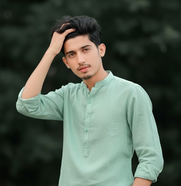 Raees Khan