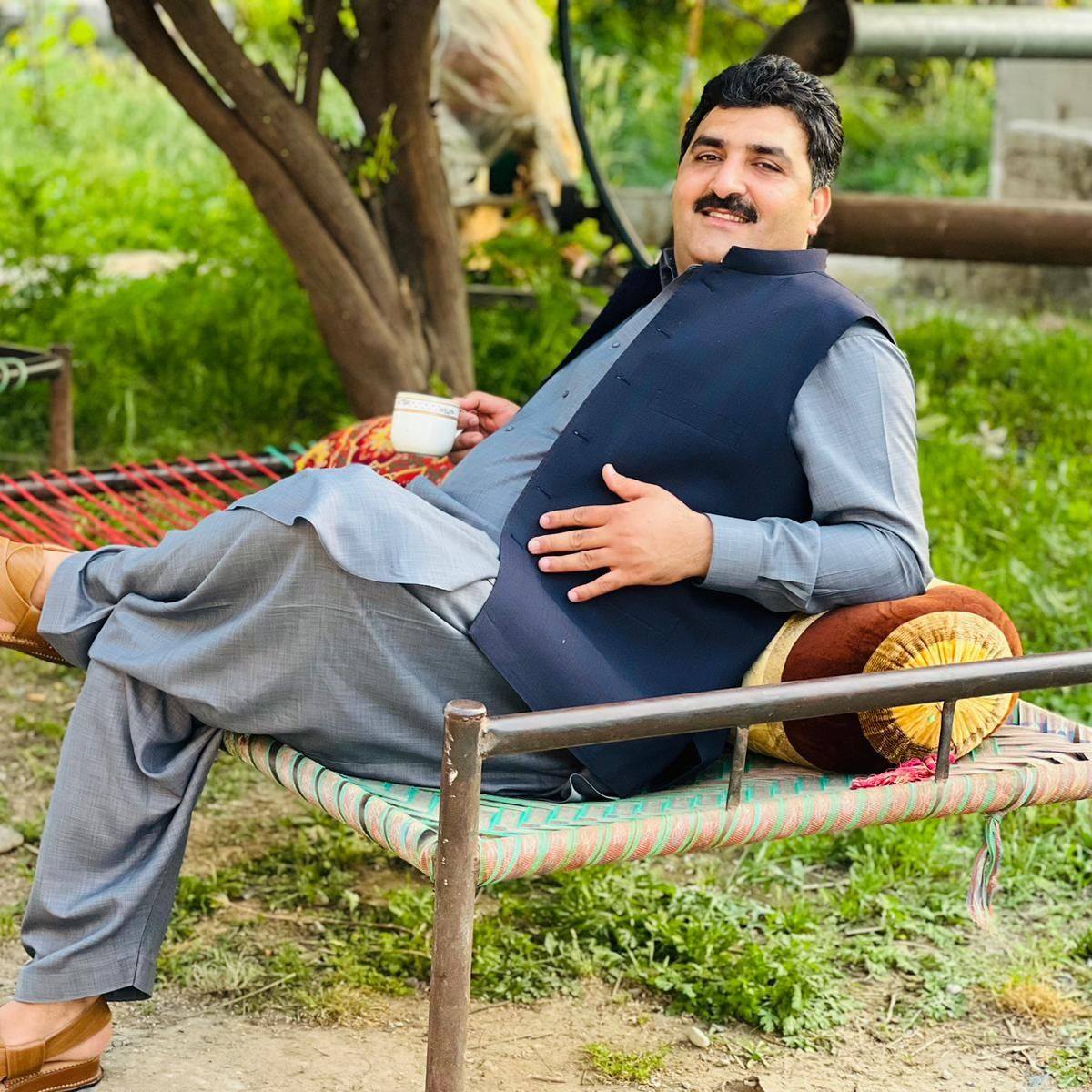 ایڈیشنل ایڈووکیٹ جنرل پشاور ہائیکورٹ بنوں بنچ زاہد الحق اور اسسٹنٹ ...