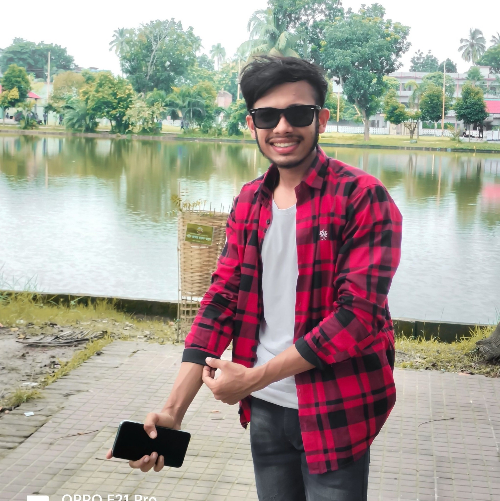 আমি নিজের ঢোল নিজে পেটাই না, আমার পরিচয় পাবলিক দেবে - আমি না! 😉 # ...
