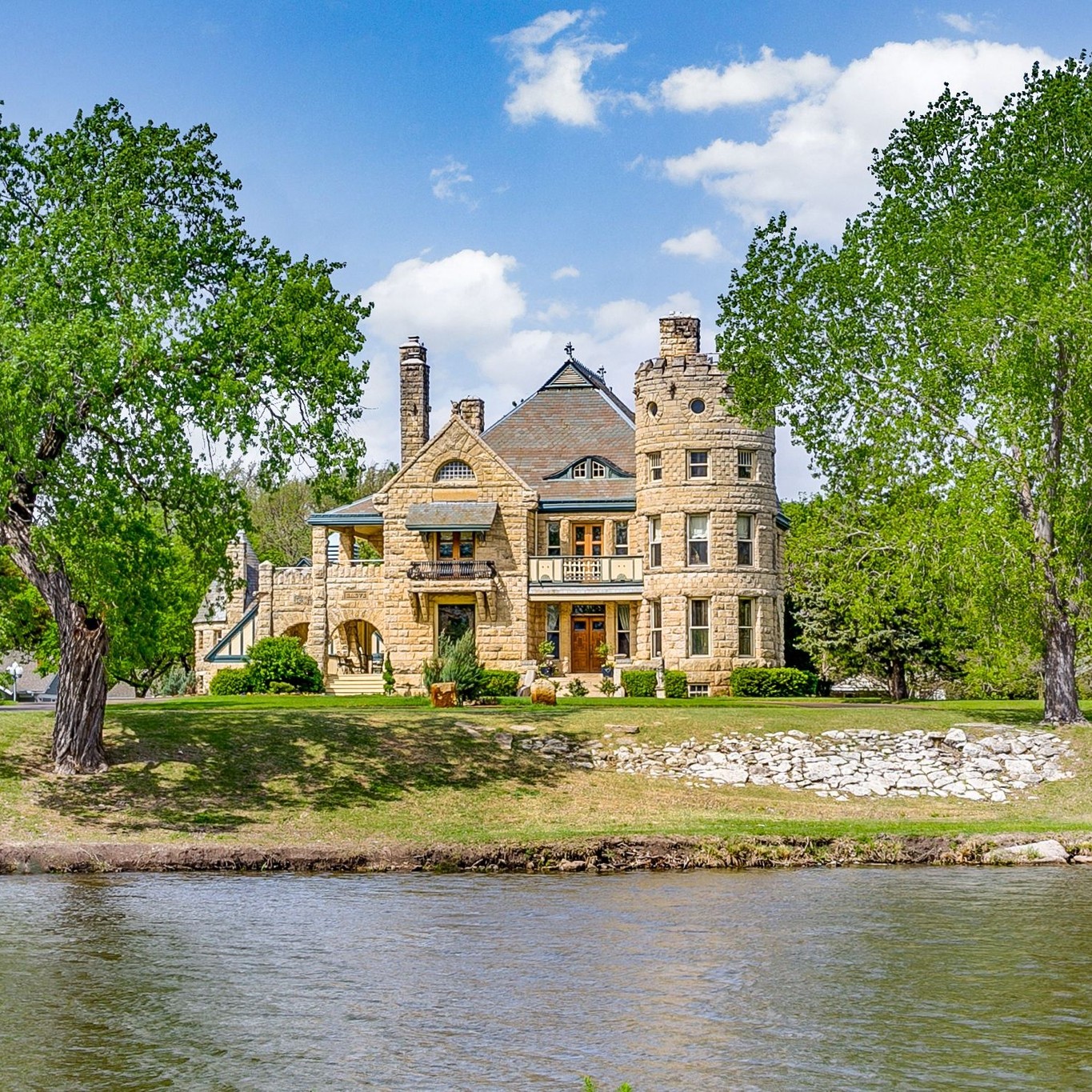 The Castle Inn Riverside | Wichita KS