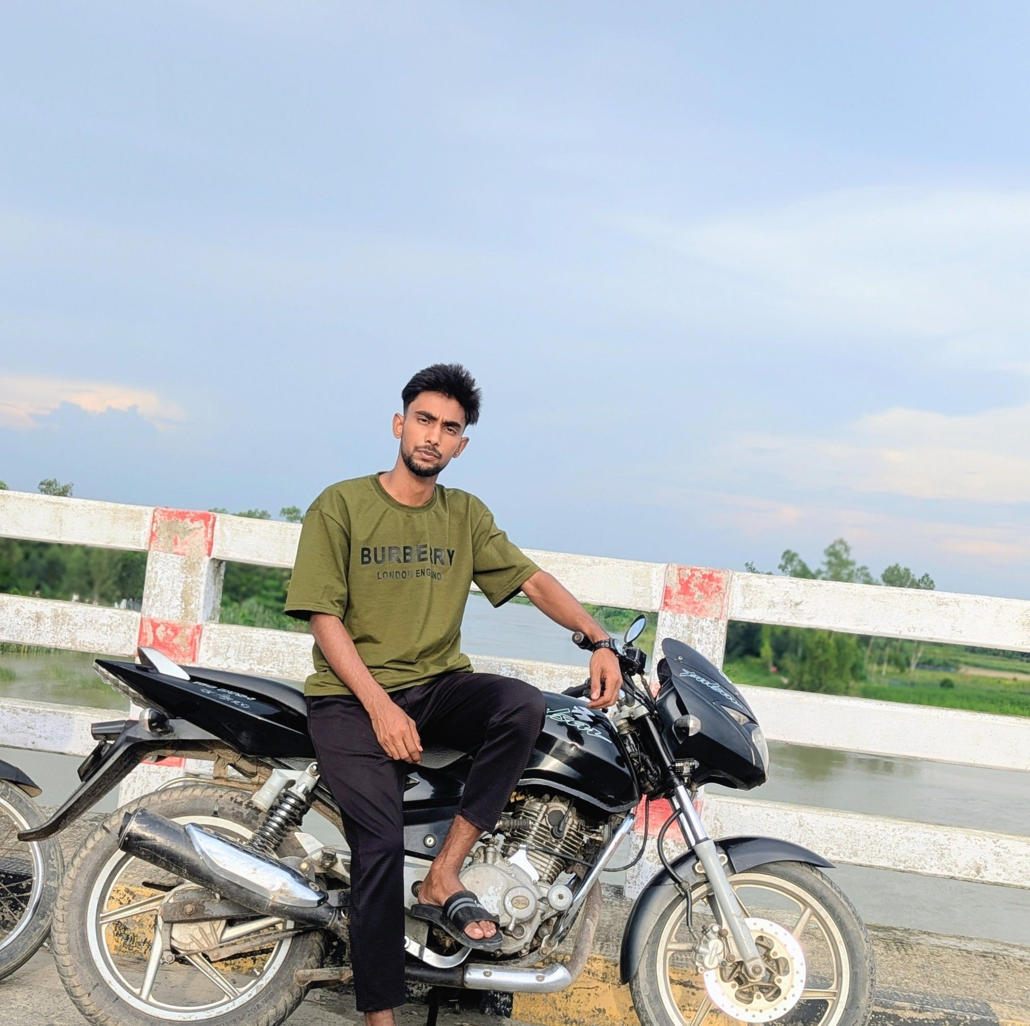Nirjon Khan