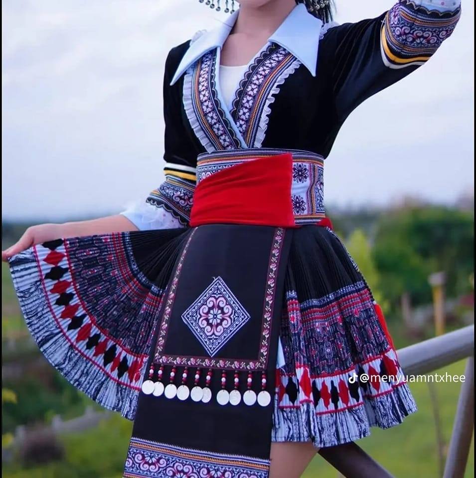 Muag Khaub Ncawg Hmoob | Tam Duong