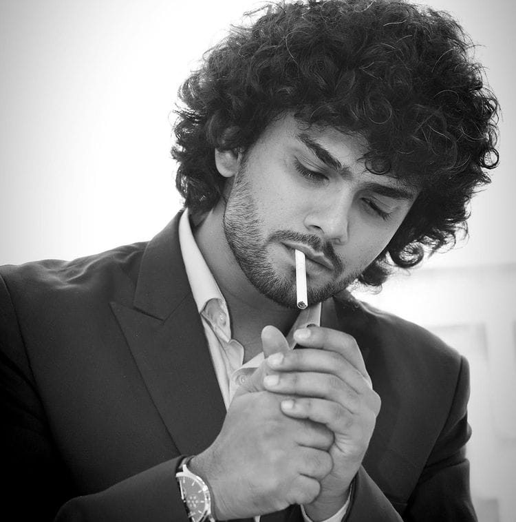 দুষ্টু ছেলে