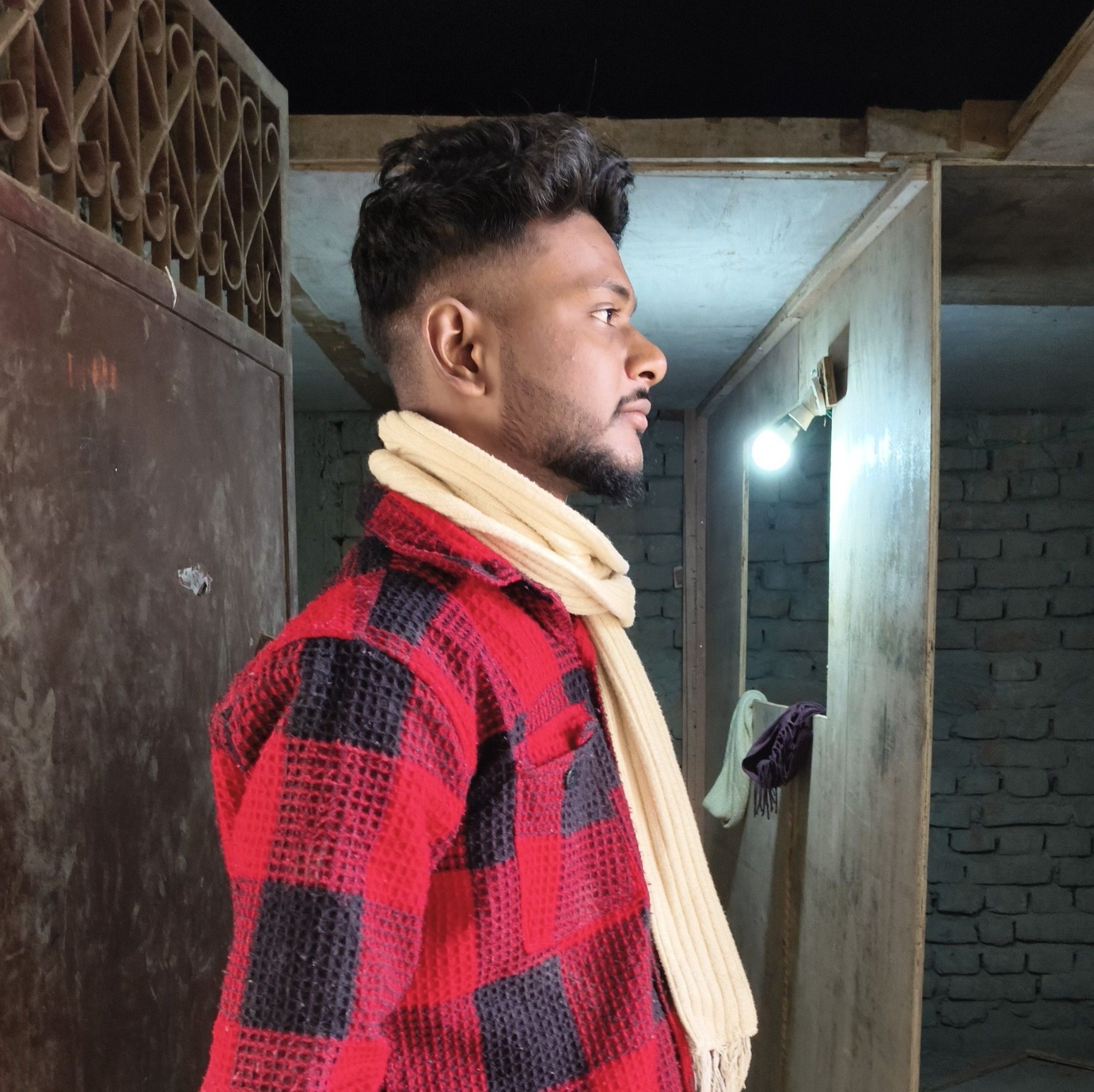 #ट्रेंडिंग日本利用压电瓷砖将脚步转化为电能 #वीडियो #shortsvideo #trendding #reels # ...