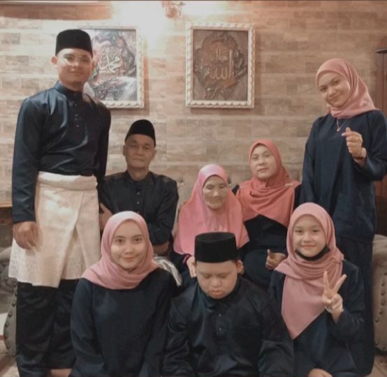 Sejarah yang dituntut | Azmi Arifin