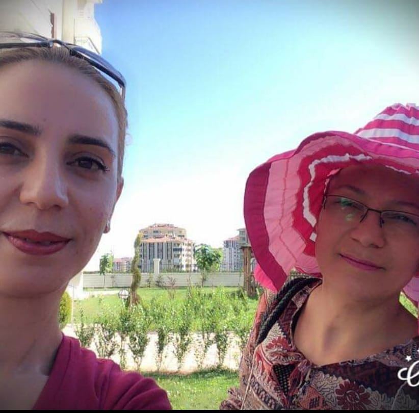Gümüşhaneli kadınlar kara kazanda ısıttıkları sularla inekleri bebek ...