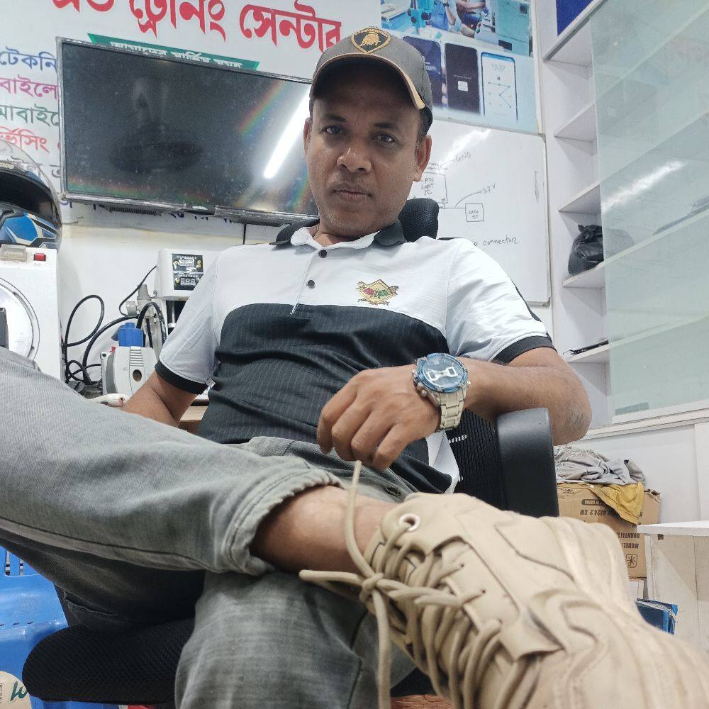 Si Riaz