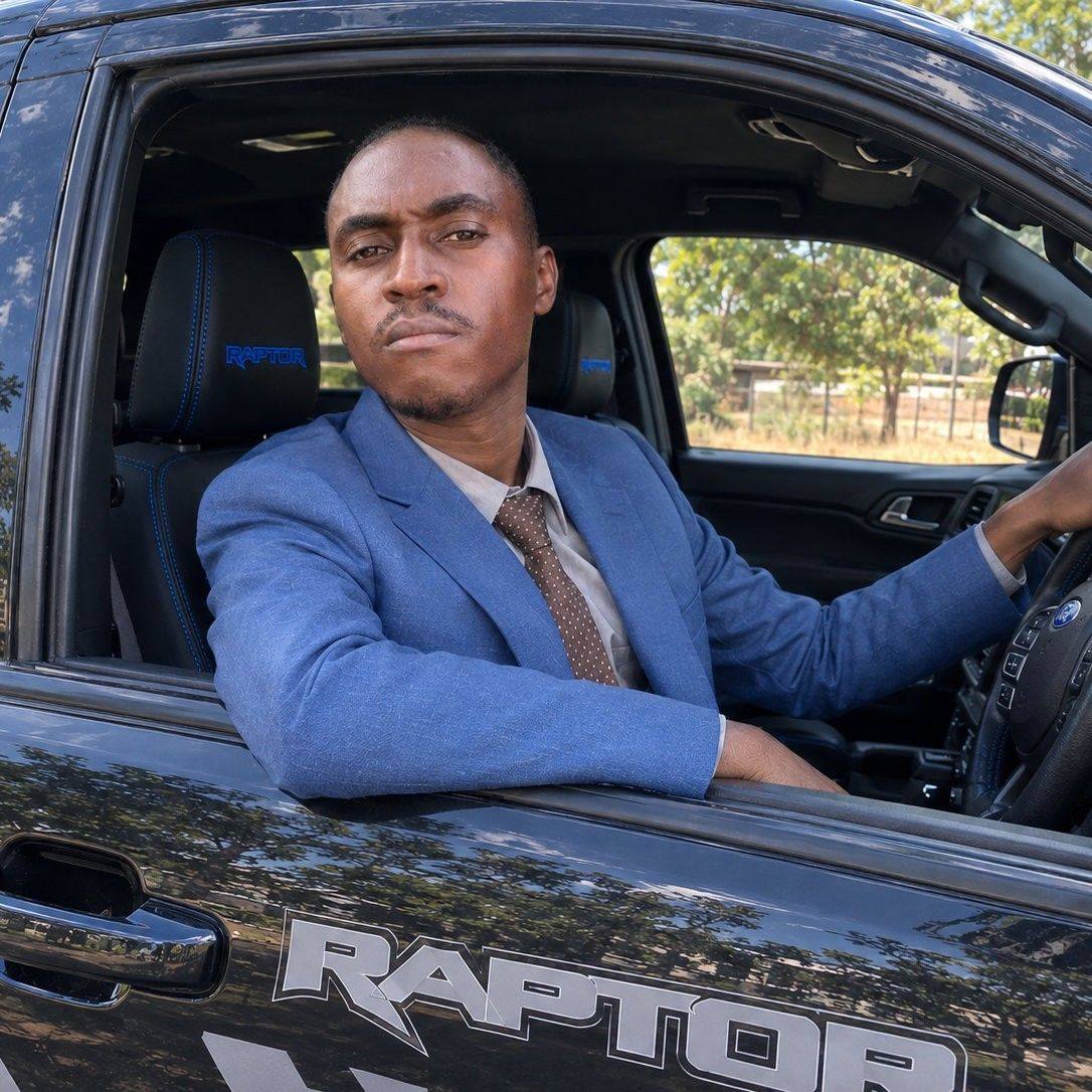 CHIVAYO FUNERAL UPDATES: SCOTT SAKUPWANYA BREAKS DOWN Wicknell Chivayo ...