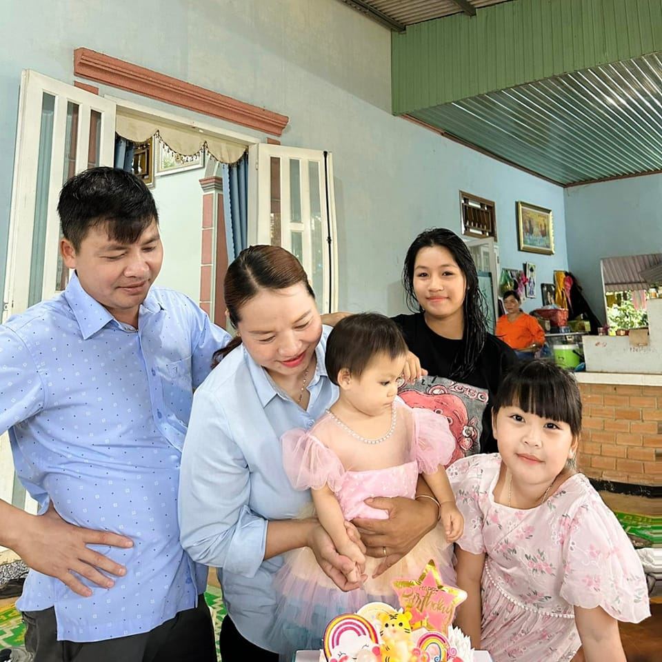 Cà phê xanh lùn ghé nhé bà con. Ai cần liên hệ. 0965–333-900 cháu Đức ...