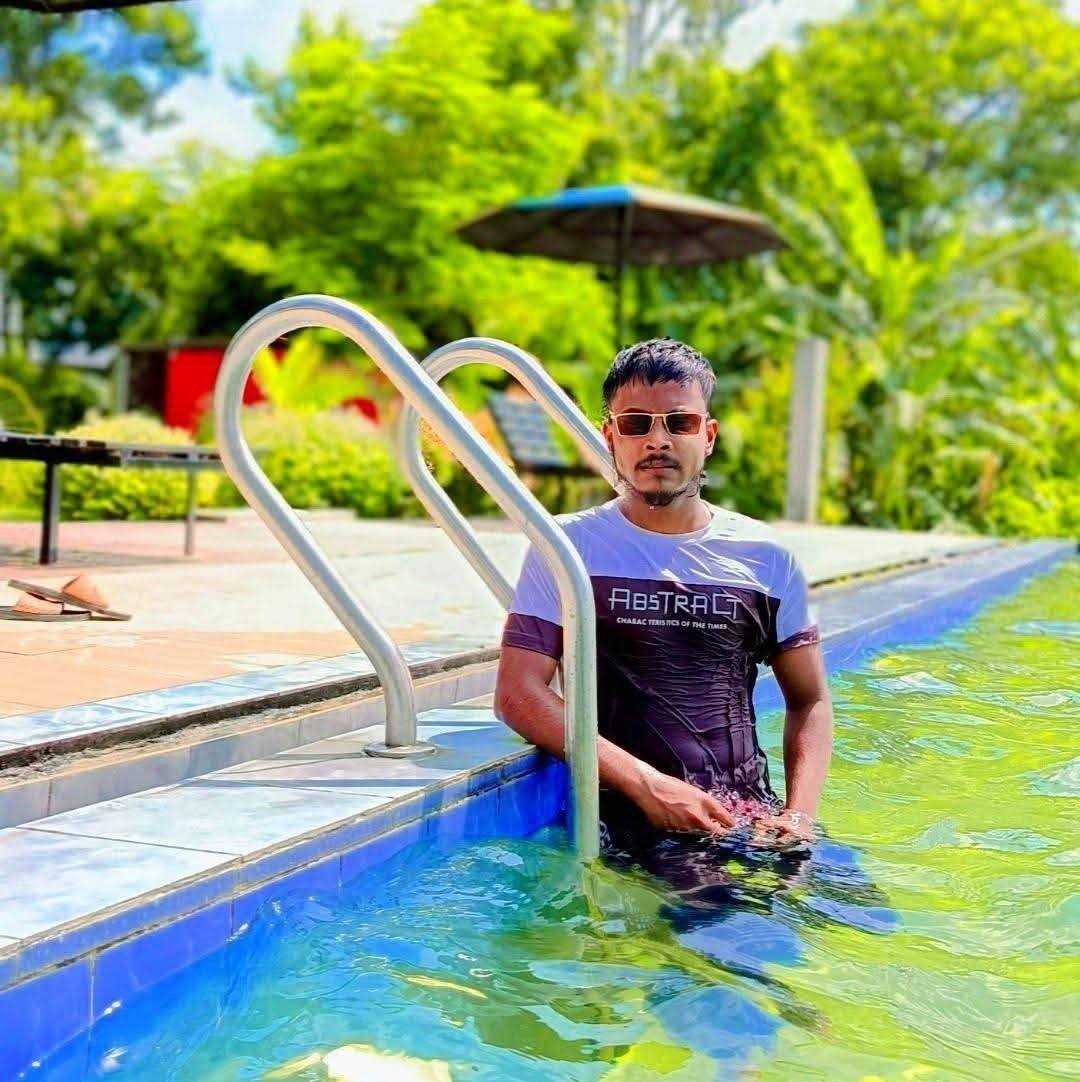মুচকি হাসুন🤭 | Ikhlas - ইখলাস | Facebook