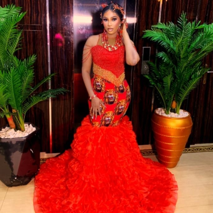 fabric-lace-placement-anambrafashiondesigner-gownstyleinspo-chioma