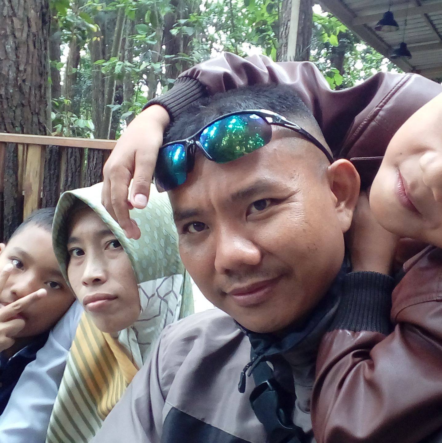 Kdm datang ke kota Cimahi dan langsung berikan pekerjaan kepada warga ...
