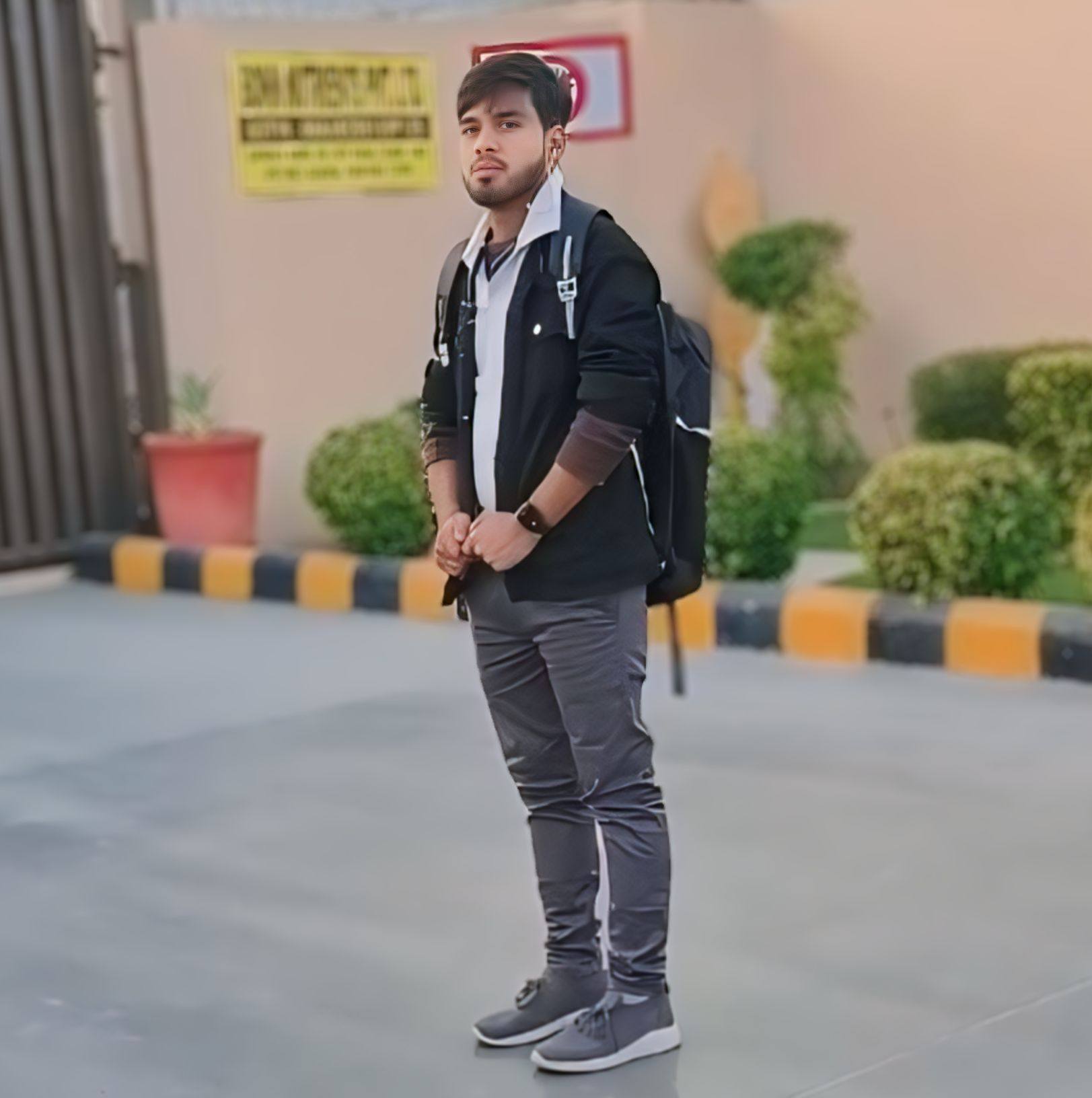 सुनील भाई गर्लफ्रेंड है या सरकारी गोदाम 😂😂#sunil #rajaifun #funny # ...