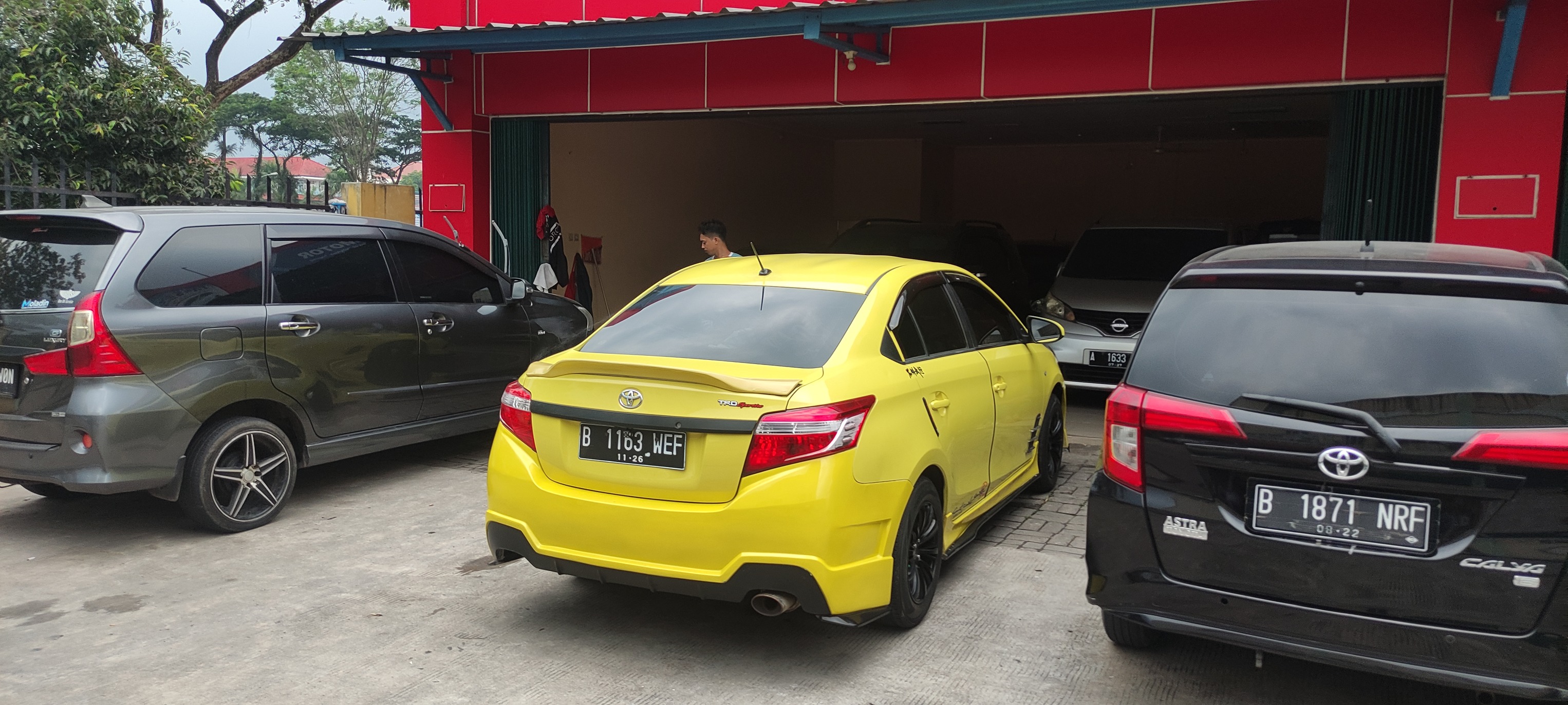 showroom RAJA MOTOR Cikupa Tangerang. | Tangerang