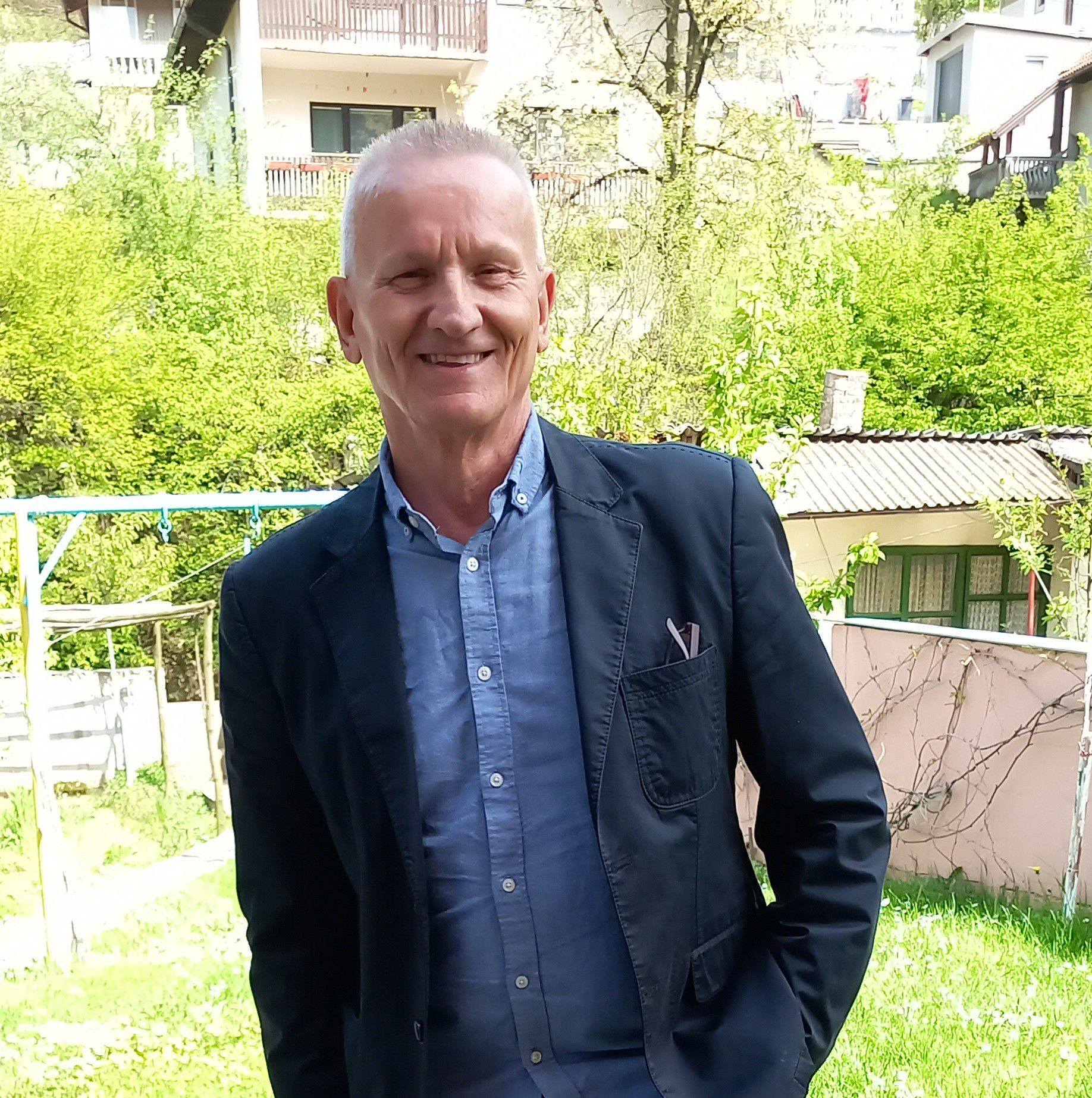 Zaboravite na jutarnju ukočenost i bol u donjem delu leđa! 🧘‍♂️ Ako se ...