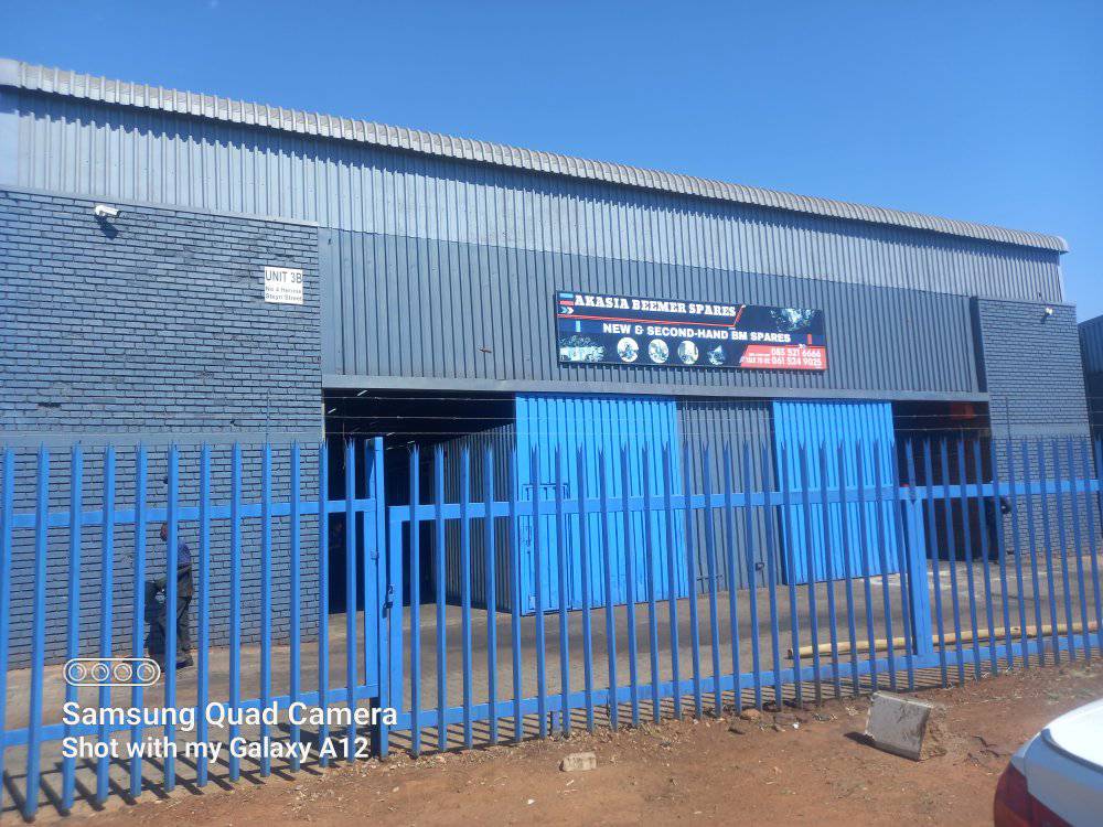 BMW E90, E91 and E92 Worldwide | Hi, does anyone have the fuse box ...