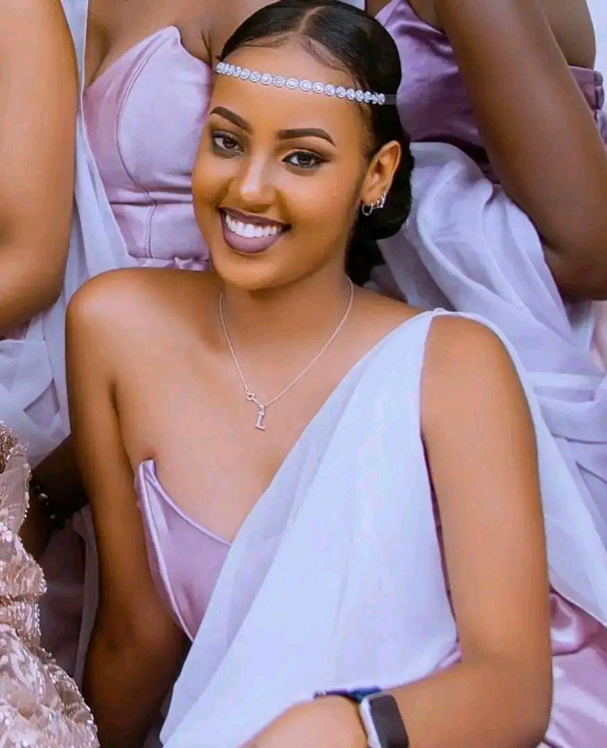We post Rwandan Girls